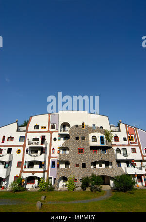 La Steinhaus, Stone House Edificio del Rogner Spa Termale e complesso di hotel, disegnato da Friedensreich Hundertwasser, Bad Blumau Foto Stock