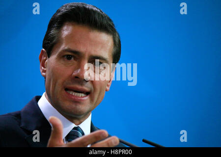 Enrique Peña Nieto - Treffen der dt. Bundeskanzlerin mit dem mexikanischen Praeisdenten, Bundeskanzleramt, 12. Aprile 2016, Berli Foto Stock