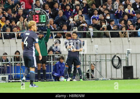 Saitama Stadium 2002, Saitama, Giappone. Xv Nov, 2016. (L a R) Hiroshi Kiyotake, Shinji Kagawa (JPN), 15 novembre 2016 - Calcetto : FIFA World Cup Russia 2018 Qualificatore asiatici Round finale del Gruppo B tra il Giappone 2-1 Arabia Saudita a Saitama Stadium 2002, Saitama, Giappone. © YUTAKA AFLO/sport/Alamy Live News Foto Stock