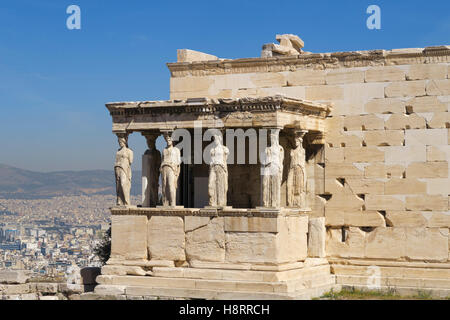 Portico delle Cariatidi all'Eretteo tempio Acropoli di Atene, Grecia Foto Stock