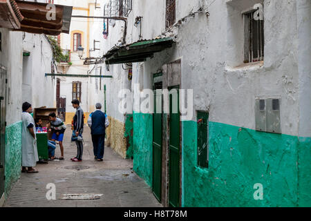 Colorate Strade Nel Mellah (il vecchio quartiere ebraico) nella Medina, Tetouan, Marocco Foto Stock