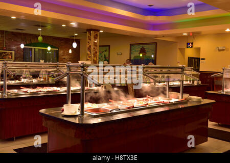 Buffet self service cibo stile visualizzato in cinese "tutto quello che potete mangiare" ristorante, Chicago, IL, Stati Uniti d'America Foto Stock