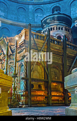 L'Edicola nella chiesa del Santo Sepolcro con il 'Cipolla' cupola, realizzata in stile russo Foto Stock