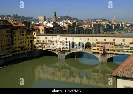 Il Vecchio Ponte Vecchio sull'Arno a Firenze Italia. Foto Stock