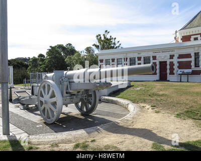 Osservatorio di dominio dotato della Fried Krupp AG gun Foto Stock