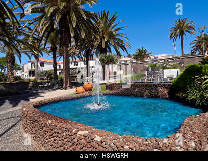 Il Portogallo, Isole Madeira e Porto Santo, vista la Vila Baleira. Foto Stock