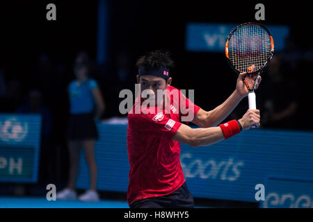 Londra, Regno Unito. Xvi Nov, 2016. Kei Nishikori (JPN) giocare la seconda partita del gruppo John McEnroe in ATP finali nel Regno Unito. Credito: Alberto Pezzali/Pacific Press/Alamy Live News Foto Stock