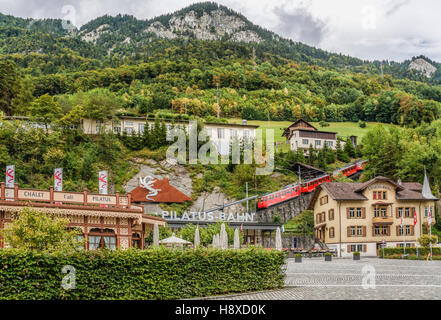 Stazione Pilatusbahn di Alpnachstad sul lago di Lucerna, Lucerna, Svizzera Foto Stock