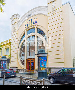 La facciata di Apollo Cinema edificio con grande cerchio windows, situato accanto alla piazza Europa Foto Stock