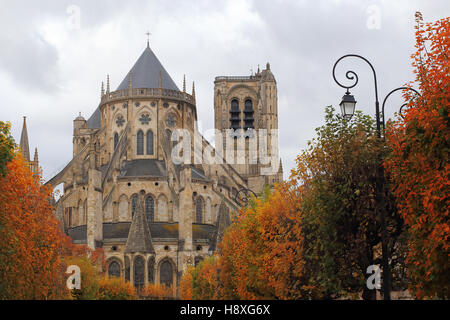 Cattedrale Saint-Etienne in autunno, Bourges, centro, Francia Foto Stock