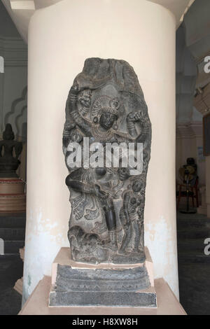 Shiva come gajasamhar, thanjavur maratti palace museum, Tanjore, Tamil Nadu, India Foto Stock