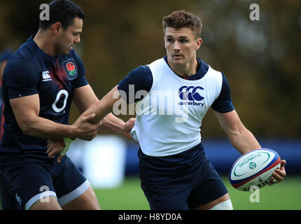 L'Inghilterra del Henry Slade durante una sessione di formazione a Pennyhill Park, Bagshot. Foto Stock