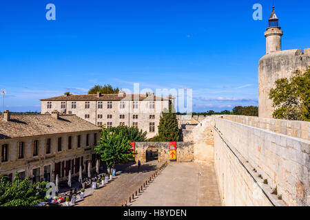 Vue des Remparts sur la ville d'Aigues-Mortes,Camargue AIGUES-MORTES - FRANCIA Foto Stock