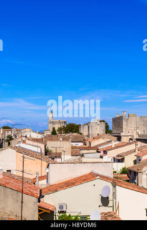 Vue des Remparts sur la ville d'Aigues-Mortes,et la Tour de Costanza Camargue AIGUES-MORTES - FRANCIA Foto Stock