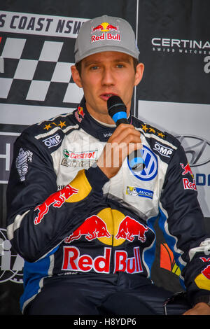 Coffs Harbour, Australia. 17 Nov, 2016. Quattro volte Campione del Mondo Rally Sebastien Ogier (FRA) della Volkswagen Motorsport parla ai media prima di iniziare il Rally Australia, il XIV e il round finale del 2016 FIA World Rally Championship. Volkswagen ha annunciato il suo ritiro dal Campionato del Mondo Rally dopo il round finale in Australia. Credito: Hugh Peterswald/Pacific Press/Alamy Live News Foto Stock