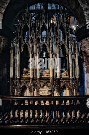 Tomba (talvolta santuario) e effigie del re Edward II. La cattedrale di Gloucester. Gloucestershire. In Inghilterra. Regno Unito Foto Stock