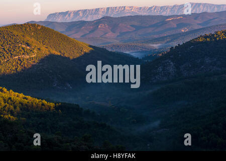 La Vallée de Nans les Pins et Sainte Victoire Var Francia 83 Foto Stock