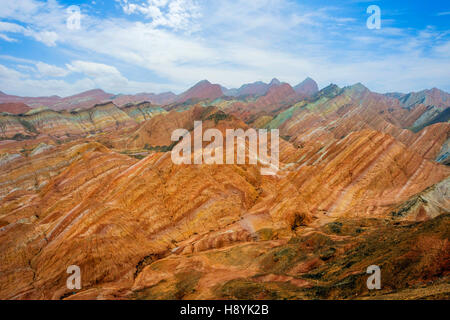 Paesaggio colorato di arcobaleno montagne, a Zhangye Danxia geoparco nazionale, Gansu, Cina Foto Stock