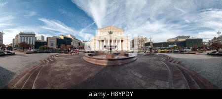 Panorama del Teatro Bolshoi o grande teatro. Si tratta di uno storico teatro di Mosca, Russia. Foto Stock