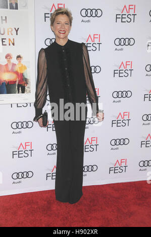 Los Angeles, California, USA. Xvi Nov, 2016. L'attrice Annette Bening all'AFI Film Festival omaggio a Annette Bening Screening Gala ''xx secolo Donna" tenutosi presso la leva TCL Chinese Theatre, Hollywood, CA Credito: Paolo Fenton/ZUMA filo/Alamy Live News Foto Stock