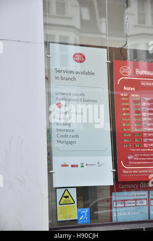 Green Lanes, Londra, Regno Unito. Il 10 gennaio 2017. Harringey Post Office, che è uno dei 37 uffici di Corona, con la perdita di 400 Foto Stock