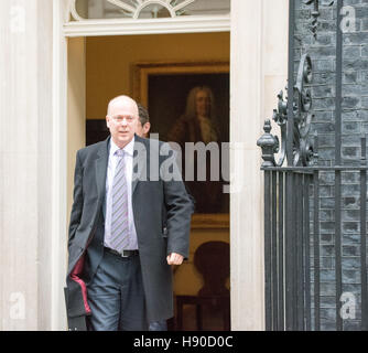 Londra, Regno Unito. Il 10 gennaio, 2017. Chris temolo, Segretario dei trasporti, , lasciare 10 Downing Street, con credito: Ian Davidson/Alamy Live News Foto Stock