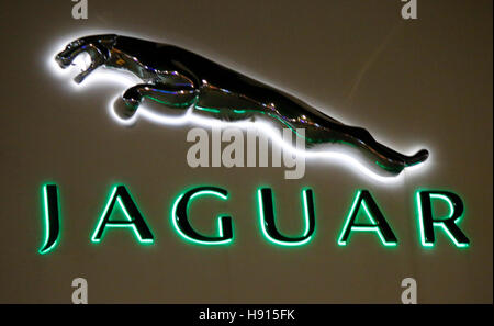 Das Logo der Marke 'Jaguar', Berlino. Foto Stock