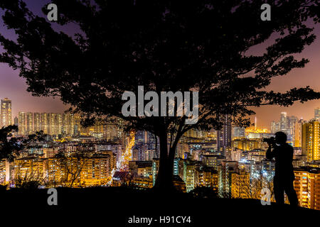 Scattare la foto per la splendida città di notte Foto Stock