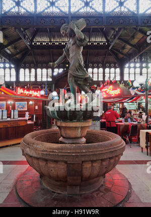 Il Cile, Santiago, vista interna del Mercado Central. Foto Stock
