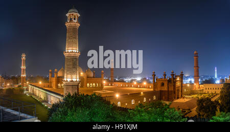 La Moschea Badshahi è un'era Mughal moschea di Lahore Punjab, Pakistan. Foto Stock