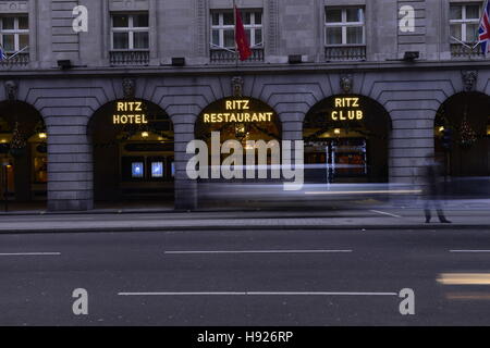 Il Ritz Hotel, ristorante, club di Londra Foto Stock