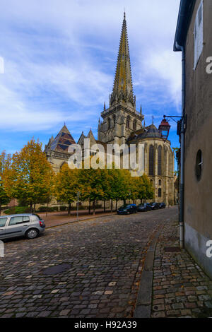 La Cattedrale di Saint-Lazare, in Autun, Borgogna, Francia Foto Stock