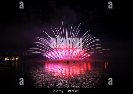 Fuochi d'artificio, Stella Maris di Sliema, Malta Foto Stock