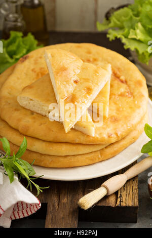 Focacce con ripieno di formaggio Foto Stock