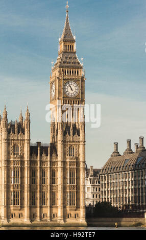 Il Big Ben è icona culturale britannico ,la torre è uno dei più importanti simboli del Regno Unito. Foto Stock