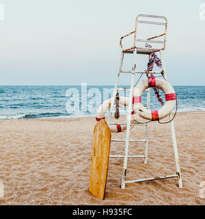 Life Guard sedia Boa di galleggiamento Mare Concept Foto Stock