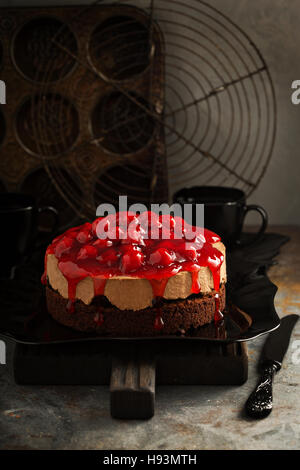 Ciliegia di cioccolato torta mousse Foto Stock