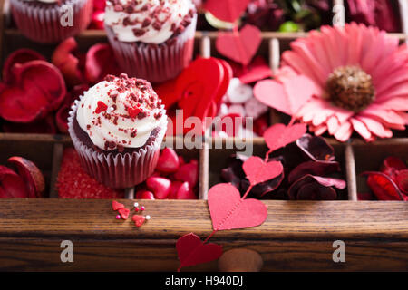 Decorazioni rosso per il giorno di San Valentino Foto Stock