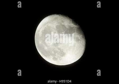 17 giorno vecchio gibbous calante 95% visibile luna Foto Stock