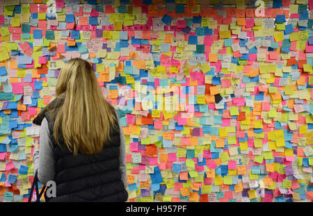 "Terapia ubway' arte progetto presso la Union Square simon leigh new york 18 nov 2016 Foto Stock