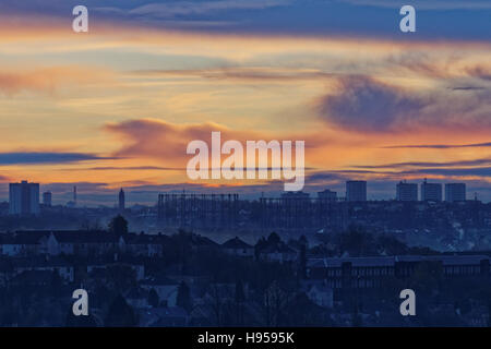 Glasgow, Scotland, Regno Unito 19 novembre 2016 fredda mattina con nebbia di massa sul west di Glasgow Credit: Gerard Ferry/Alamy Live News Foto Stock