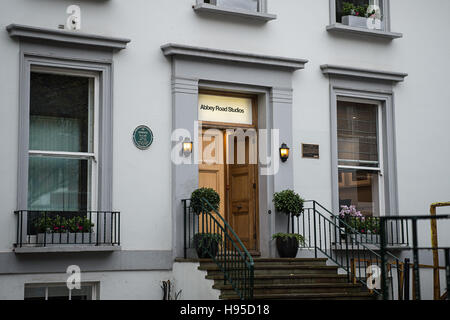 Londra, Gran Bretagna. Xii Nov, 2016. L'ingresso per la famosa Abbey Road Studios di Londra, Gran Bretagna, 12 novembre 2016. Foto: Wolfram Kastl/dpa/Alamy Live News Foto Stock