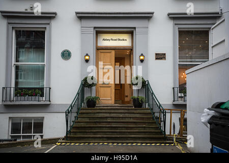 Londra, Gran Bretagna. Xii Nov, 2016. L'ingresso per la famosa Abbey Road Studios di Londra, Gran Bretagna, 12 novembre 2016. Foto: Wolfram Kastl/dpa/Alamy Live News Foto Stock