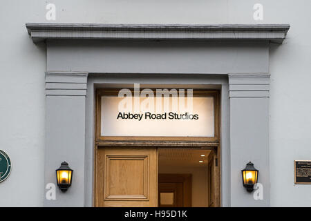 Londra, Gran Bretagna. Xii Nov, 2016. L'ingresso per la famosa Abbey Road Studios di Londra, Gran Bretagna, 12 novembre 2016. Foto: Wolfram Kastl/dpa/Alamy Live News Foto Stock