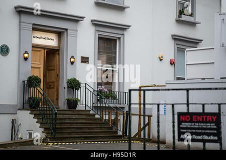 Londra, Gran Bretagna. Xii Nov, 2016. L'ingresso per la famosa Abbey Road Studios di Londra, Gran Bretagna, 12 novembre 2016. Foto: Wolfram Kastl/dpa/Alamy Live News Foto Stock