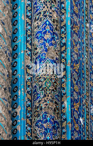 Dettagli della piastrella in Moschea Blu conosciuta anche come Masjidi Qebud, Tabriz, Iran Foto Stock