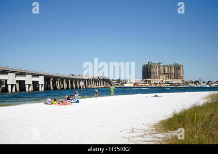 Destin Florida USA il militare sulla spiaggia di Okala isola si affaccia Destin una località di villeggiatura sul Panhandle regione Florida US Foto Stock