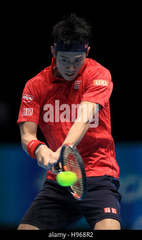 Kei Nishikori durante la sua partita contro Marin Cilic durante il sesto giorno delle finali del Barclays ATP World Tour all'O2 di Londra. PREMERE ASSOCIAZIONE foto. Data immagine: Venerdì 18 novembre 2016. Vedi PA storia TENNIS Londra. Il credito fotografico dovrebbe essere: Adam Davy/PA Wire. Foto Stock