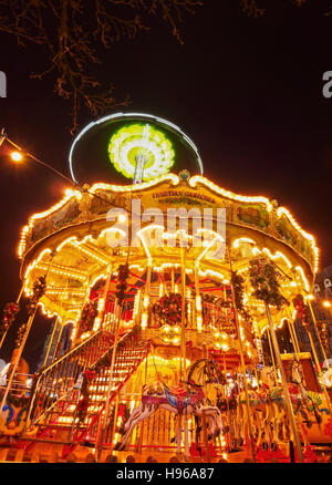 Regno Unito, Scozia, Lothian, Edimburgo, vista del Mercatino di Natale su Princes Street. Foto Stock