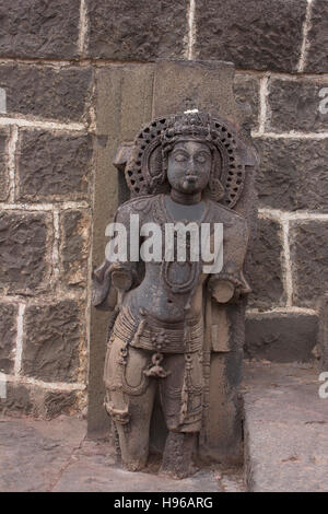 Parvati statua, Bhuleshwar Tempio ingresso, Maharshtra, India Foto Stock